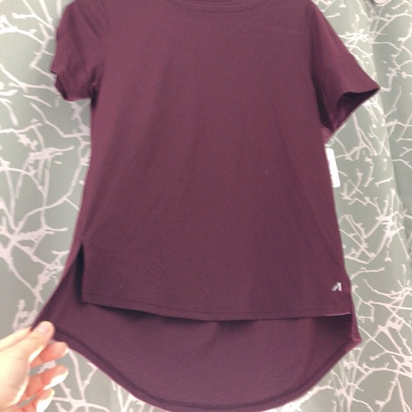 Women beet color high low t-shirt - Picture 3 of 3